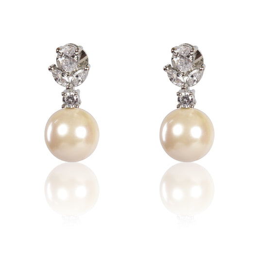 Classic cream pearl earrings