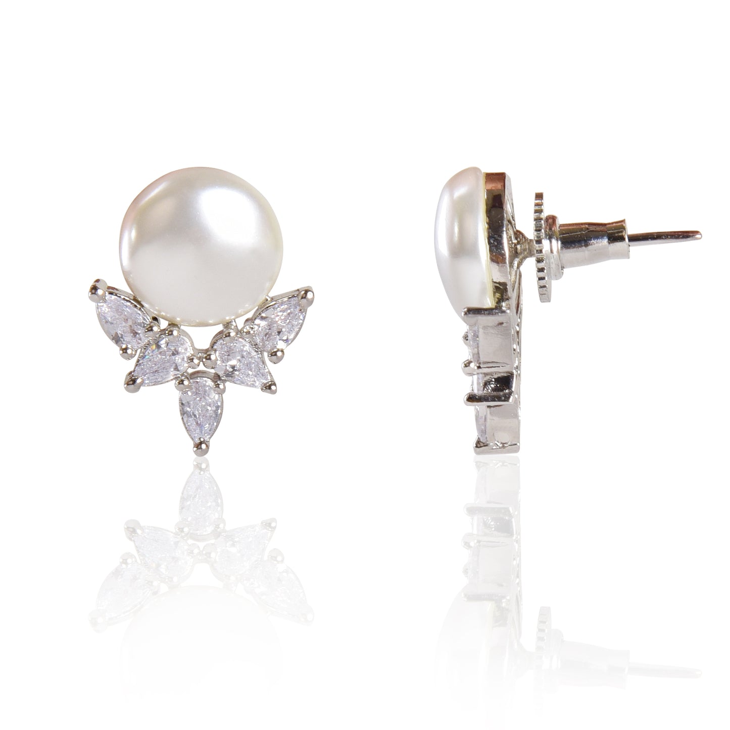 Pearl flower stud earrings