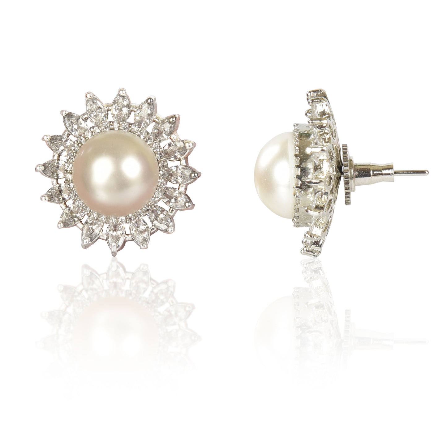 Flower pearl stud earrings