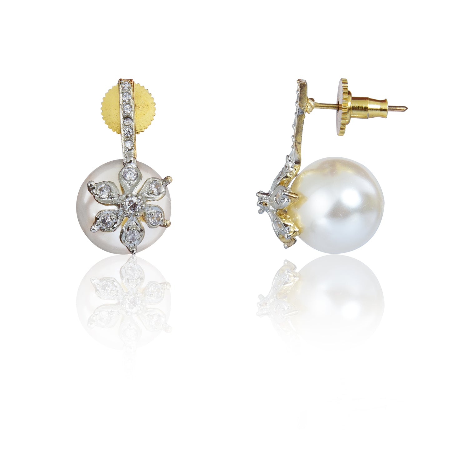 Evergreen flower pearl stud earrings