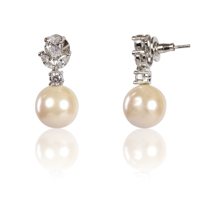 Classic cream pearl earrings