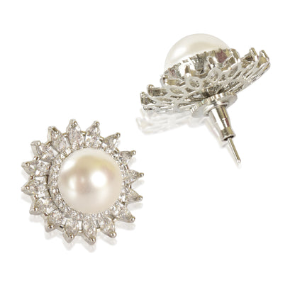 Flower pearl stud earrings