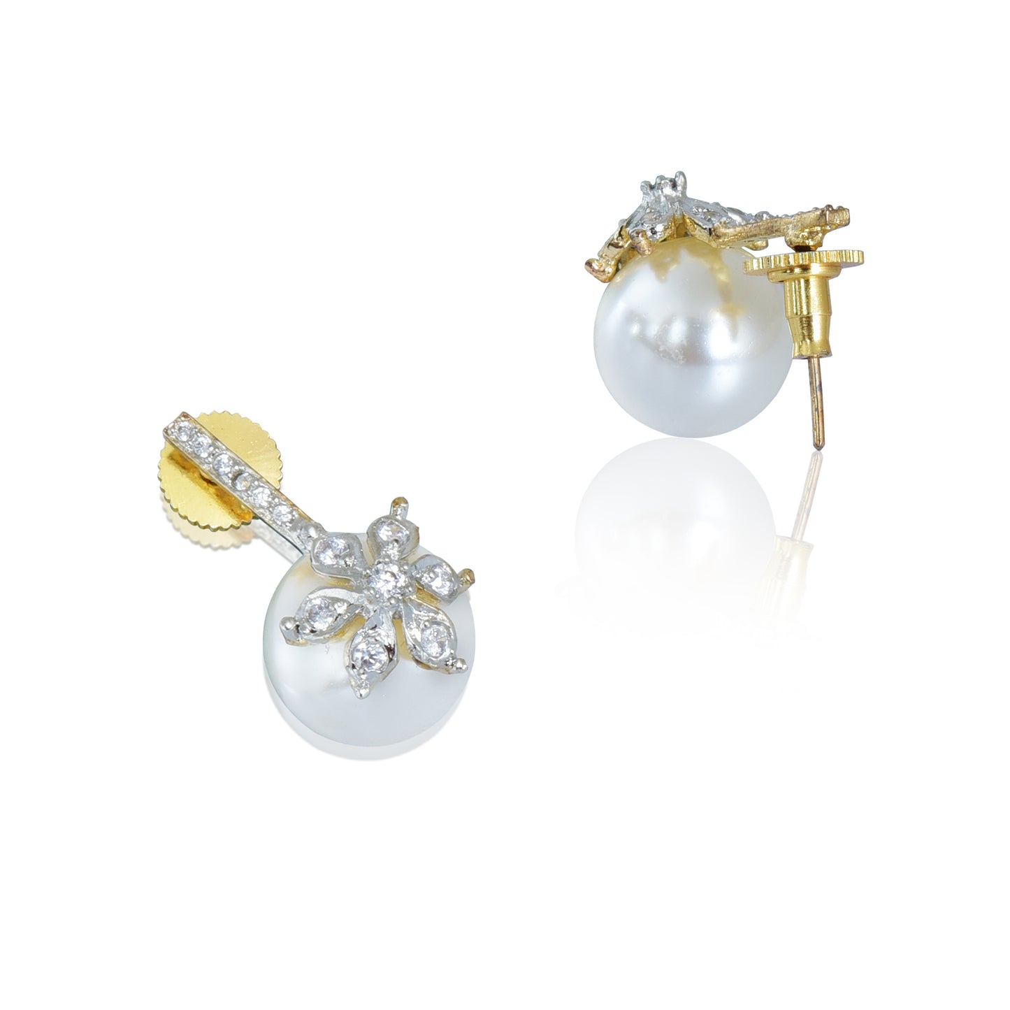 Evergreen flower pearl stud earrings