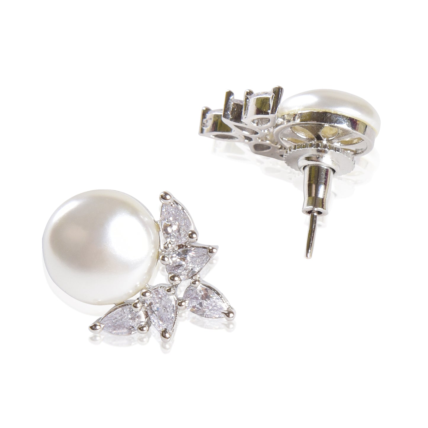 Pearl flower stud earrings